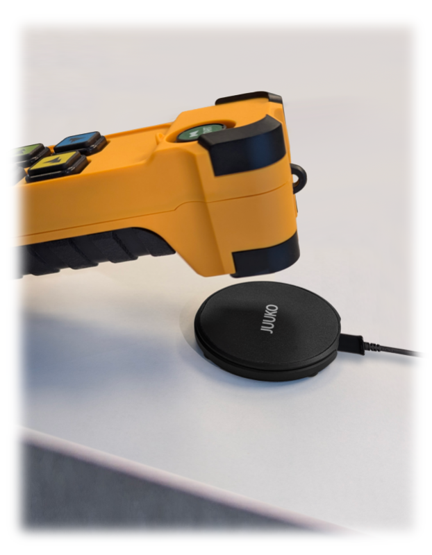 Pad di ricarica wireless QI + cavo USB CDiametro pad: 62 x 8,7 mm